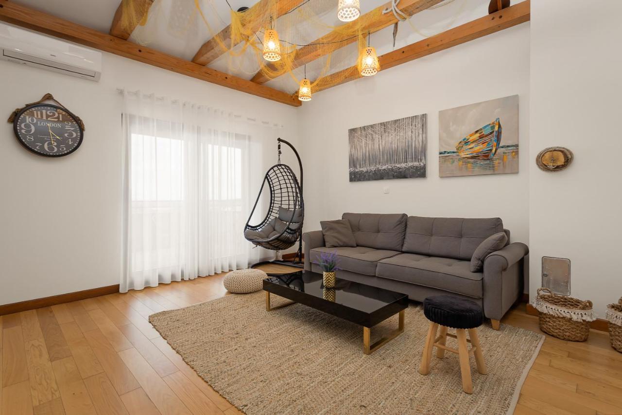 Apartments Cesare With Shared Pool Ližnjan Exterior foto